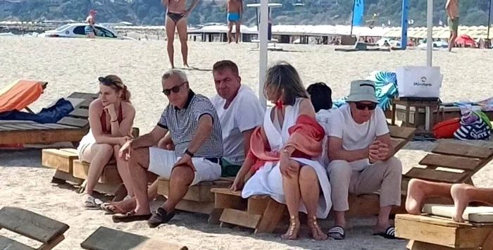 Călin Georgescu, de la inundații la plajă: Moment de relaxare înaintea anchetei