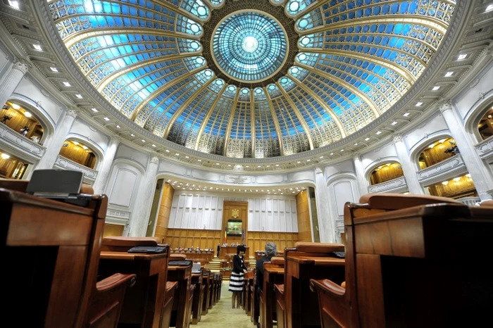 România, pe cale de a avea un nou guvern: PSD și AUR negociază o alianță politică