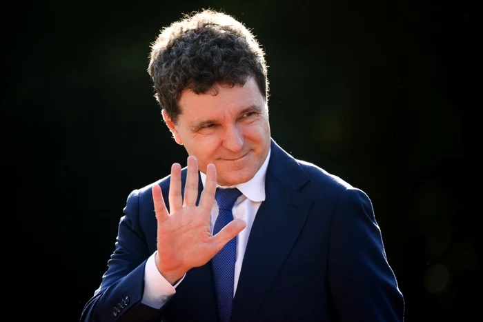 Critici adresate președintelui Nicușor Dan privind absența sa de la evenimente importante