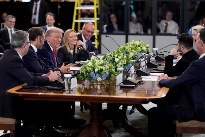 România trebuie să aibă un rol central în negocierile de pace pentru Ucraina