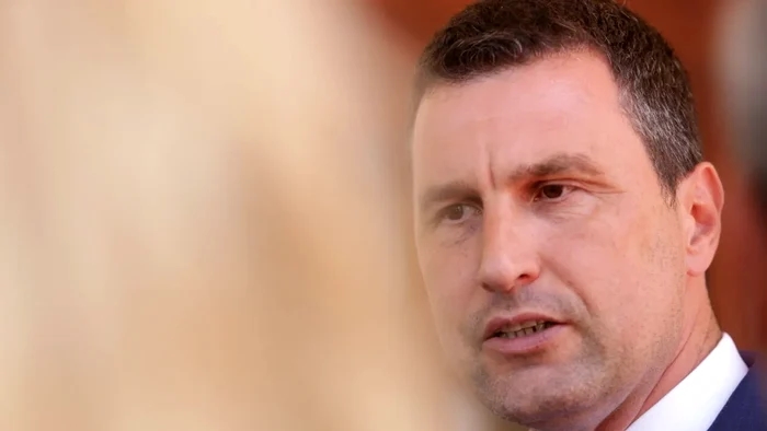 Vicepremierul respinge ideea că 11.000 de lei reprezintă o pensie modestă