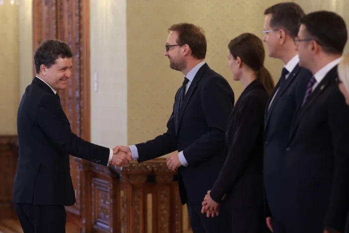 Analiză: Susținerea politică necesară președintelui Nicușor Dan