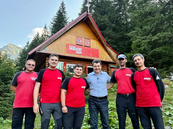 Președintele României a efectuat o inspecție neanunțată la baza Salvamont din Valea Sâmbetei