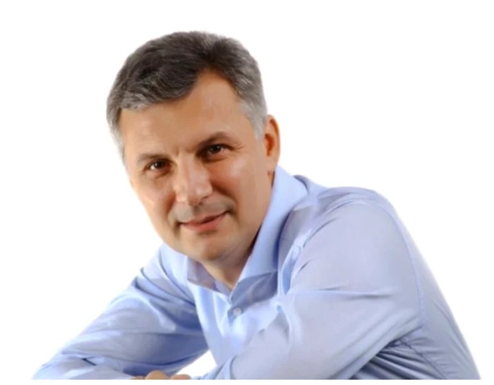 Critici dure în interiorul coaliției de guvernare: posturi create pentru persoane fără loc de muncă