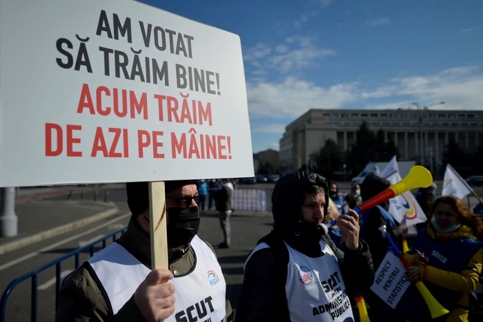 Sindicatele anunță proteste după planul de concedieri în administrație