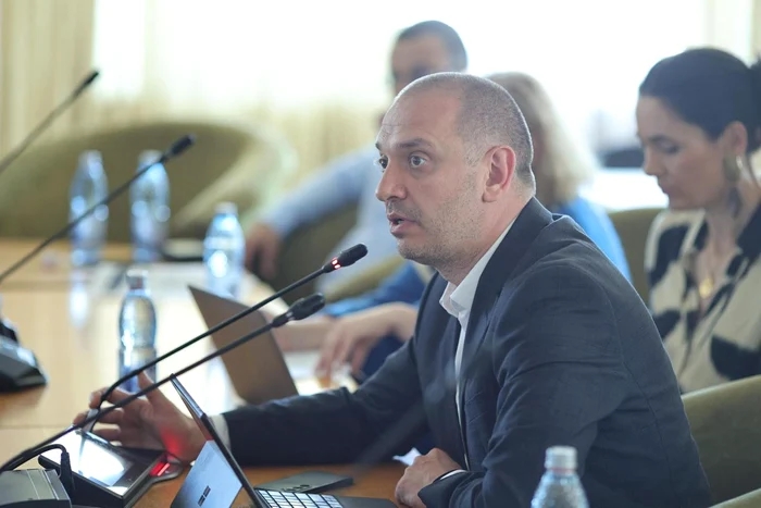 Salarii astronomice la autoritățile de reglementare: reducere de 30% începând cu 2026