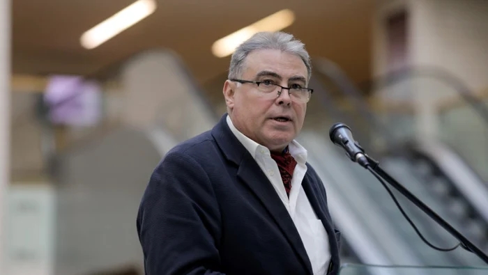 Cioroianu critică absența președinților la înmormântarea lui Ion Iliescu