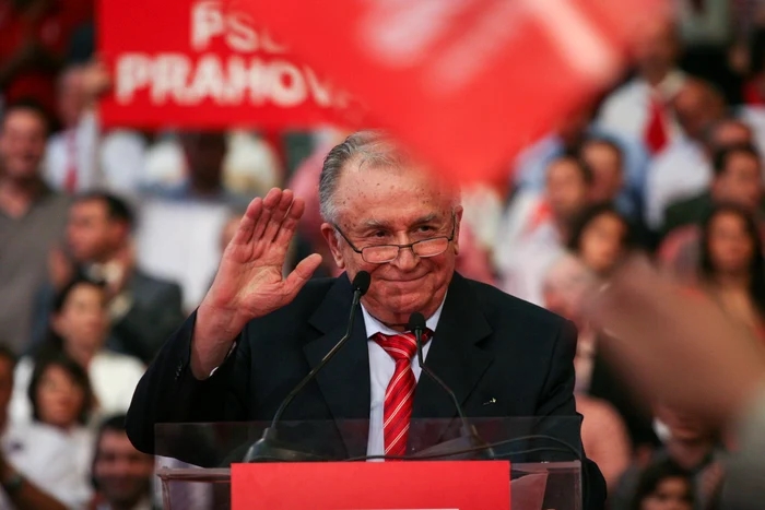 Iliescu, între istorie și memorie: o analiză a liderului tranziției